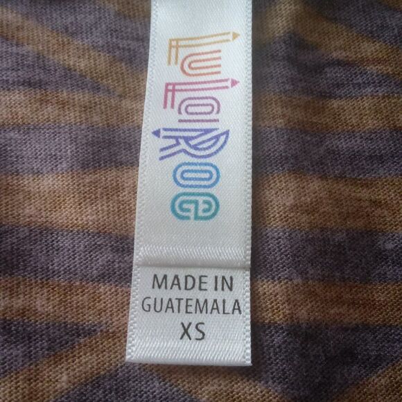 LULAROE women's x-small brown & blue hi low tribal printed t-shirt - Picture 2 of 6